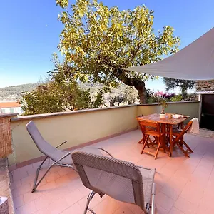 apt-caienna-little-house.hotelitalianriviera.com/